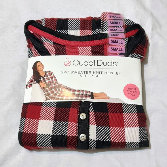 Cuddl Duds Red and Black Plaid Sleep Set - Picture 1 of 3